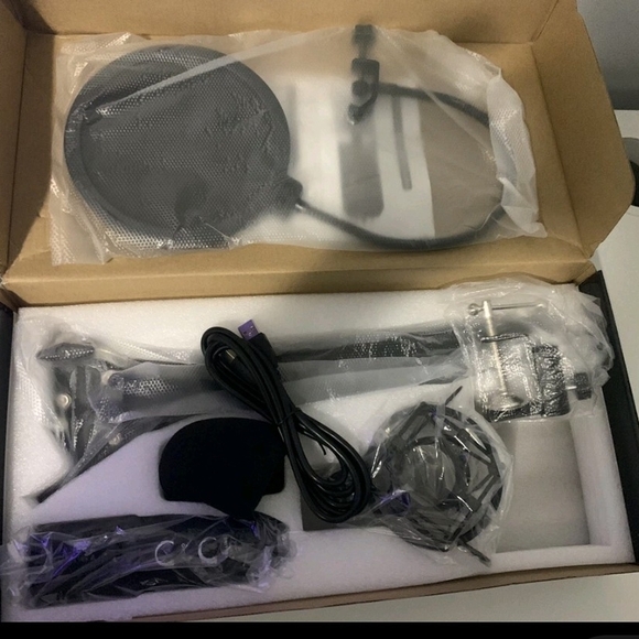 Professional Condenser Microphone - Black - Picture 3 of 5